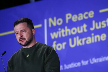 Desde La Haya, Volodimir Zelensky reclamó la creación de un tribunal especial "para castigar los crímenes de la agresión rusa"