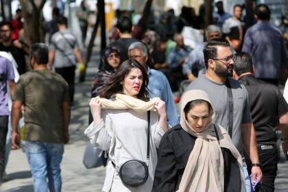 Desde las protestas de 2022, el uso del velo se ha relajado en las calles de algunas ciudades de Irán