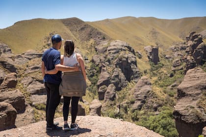 Desde lo alto se observa el paisaje único de Los Terrones, una formación de pura piedra arenisca.