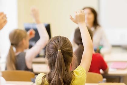 Desde marzo que las escuelas se encuentran cerradas. Algunos chicos pudieron lidiar con las clases virtuales, y otros no.