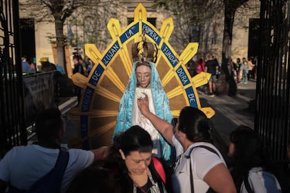 Desde muy temprano comenzaron a llegar los fieles