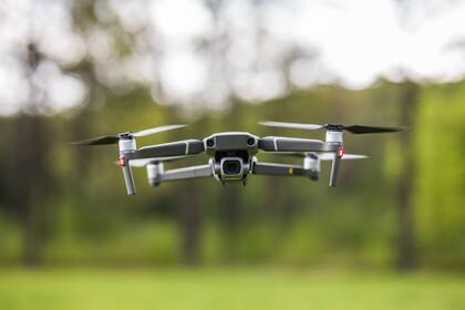 Desde noviembre, la FAA y el FBI reportaron miles de avistamientos de drones en Nueva York y Nueva Jersey, algunos de origen no identificado, lo que generó inquietud en torno a su regulación (Foto: Archivo)