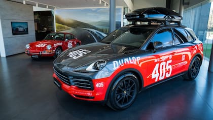 Desde Porsche Argentina brindaron una Cayenne y un equipo de mecánicos para asistir al piloto polaco en todo su recorrido