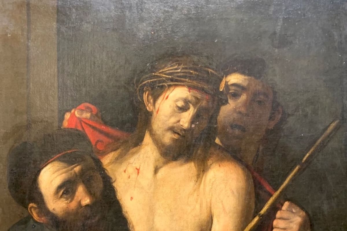 Desde que en marzo casi se vende por 1500 euros en una subasta en Madrid, este cuadro atribuido ahora a Caravaggio encierra uno de los mayores enigmas del arte