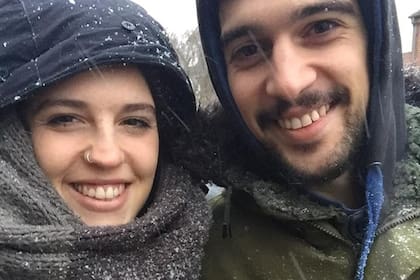 Desde que se mudaron al país escandinavo buscan los alimentos en buen estado que tiran los grandes supermercados; una acción que se convirtió en un estilo de vida para muchos jóvenes. Además los argentinos no dejan de sorprenderse y cuentan algunas particularidades de la sociedad en donde viven