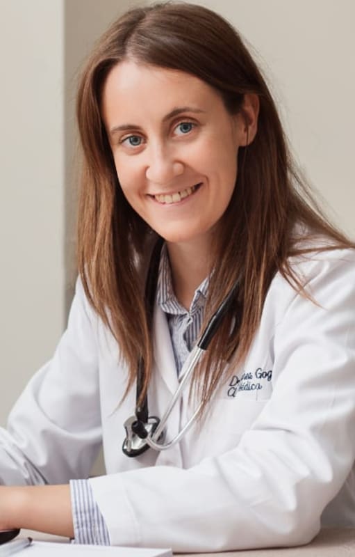 Desde su adolescencia, acompañar a su abuela a distintos médicos despertó la curiosidad de estudiar esta carrera.