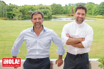 Desde su balcón, Claudio Stamato y Felipe Durán, en su paraíso ubicado a pocos kilómetros de Capital Federal.