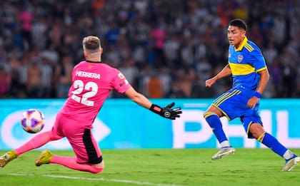 Desde su debut, Langoni solo pateó 12 veces al arco. Hizo 8 goles