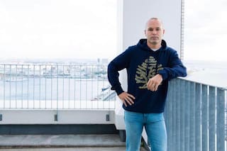 La particular pileta donde Iniesta disfruta de Japón