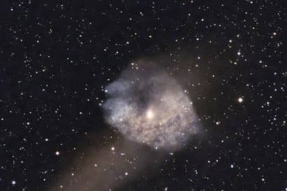 Desde su hallazgo, el cometa intrigó a los científicos (Foto: Grok)