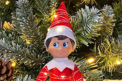 Desde su llegada el 1 de diciembre hasta su despedida en Nochebuena, el elfo es sinónimo de ilusión navideña