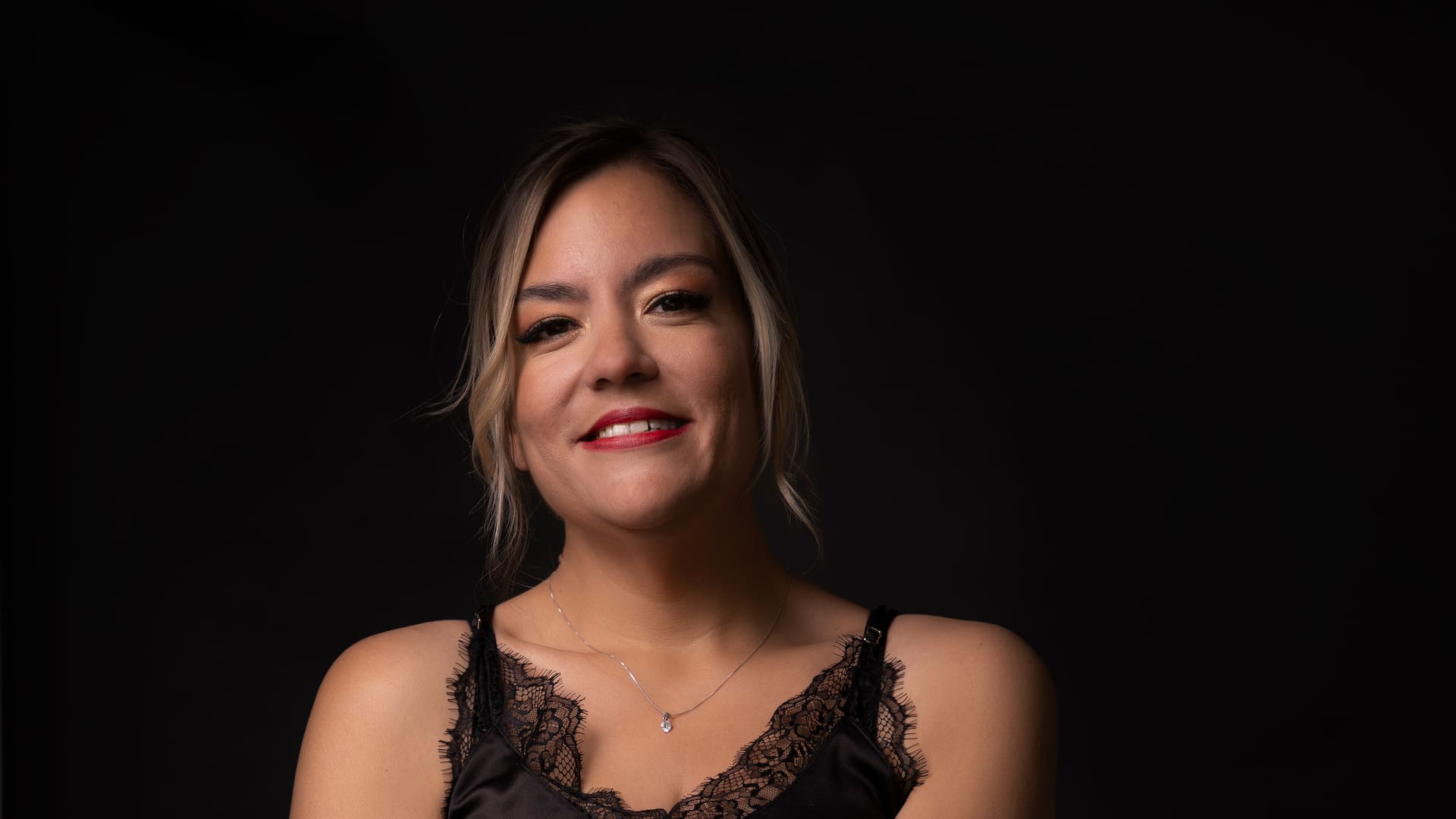 Desde su red social y plataforma ayuda a emprendedores.