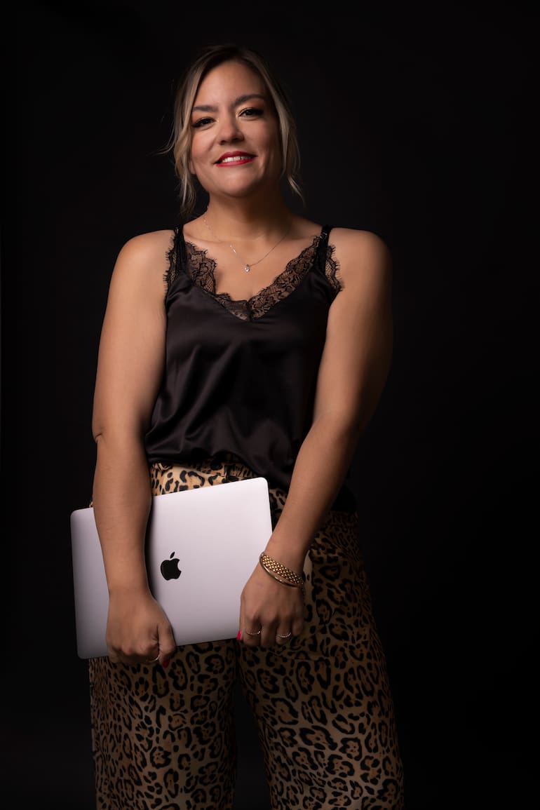 Desde su red social y plataforma ayuda a emprendedores.