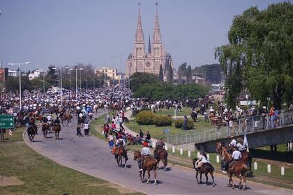 Desde1945, todos los años se realiza la tradicional peregrinación a caballo hacia la Virgen de Luján; solo se suspendió el año pasado por la pandemia