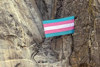 Desestiman demanda de guardabosques de Yosemite despedido por colgar bandera trans