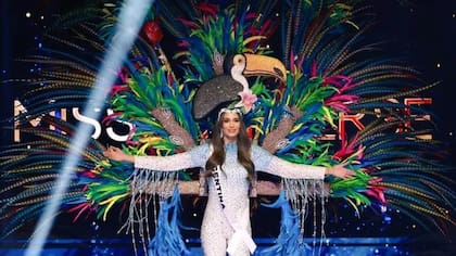Desfile de Miss Argentina en traje típico en Miss Universo 2024 (web/Miss Universe)