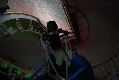 DESI tomando imágenes del cielo nocturno
