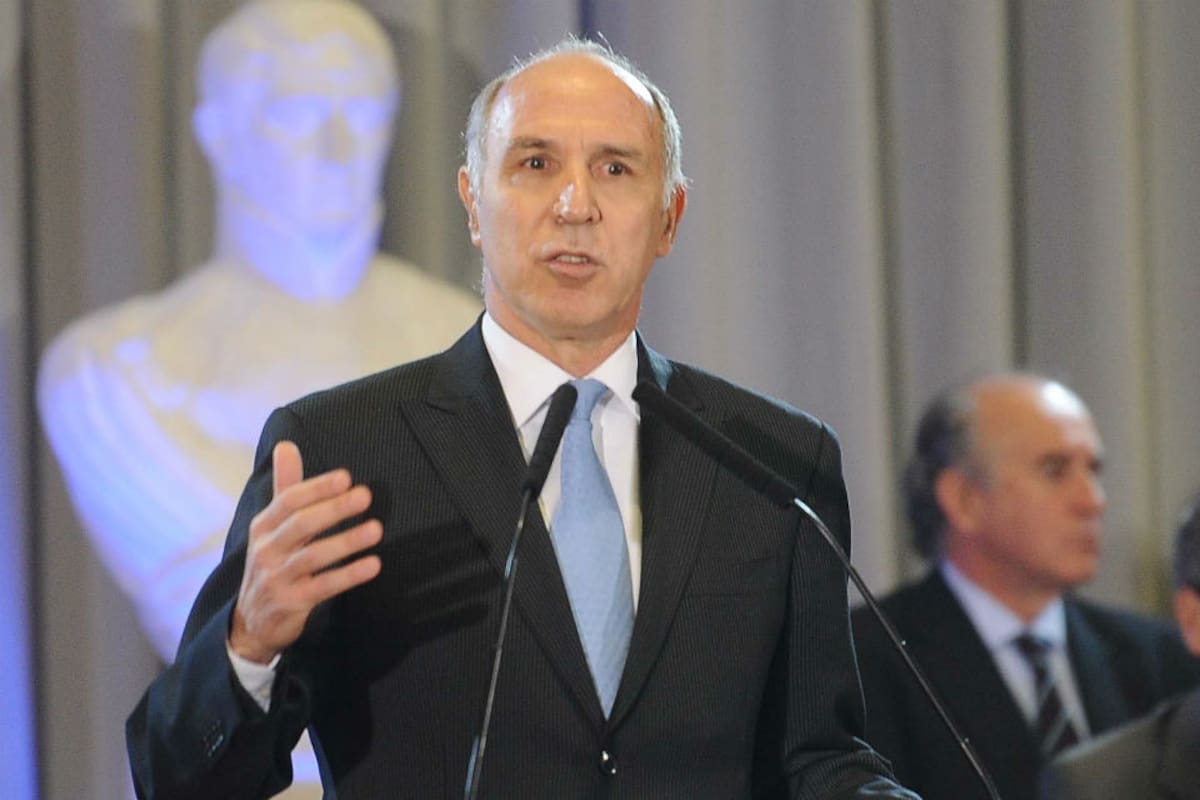 Desmentida oficial de Lorenzetti