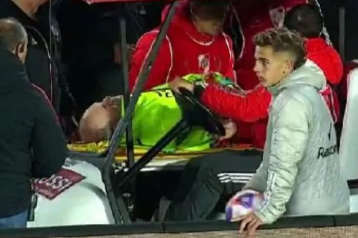 Despedida de Gallardo: un agente de seguridad recibió un fuerte pelotazo en la espalda y debió ser atendido de urgencia