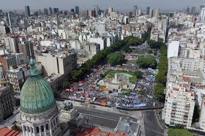 Despliegue de organizaciones en el exterior del Congreso