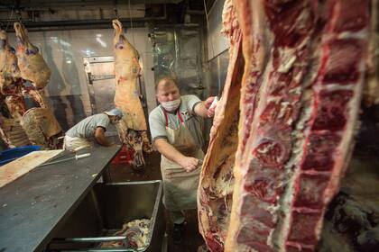 Desposte en una carniceria de Mataderos cerca del Mercado de Hacienda de Liniers