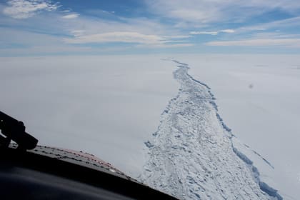 Desprendimiento en la Antártida: se formó un iceberg de 5800 km cuadrados