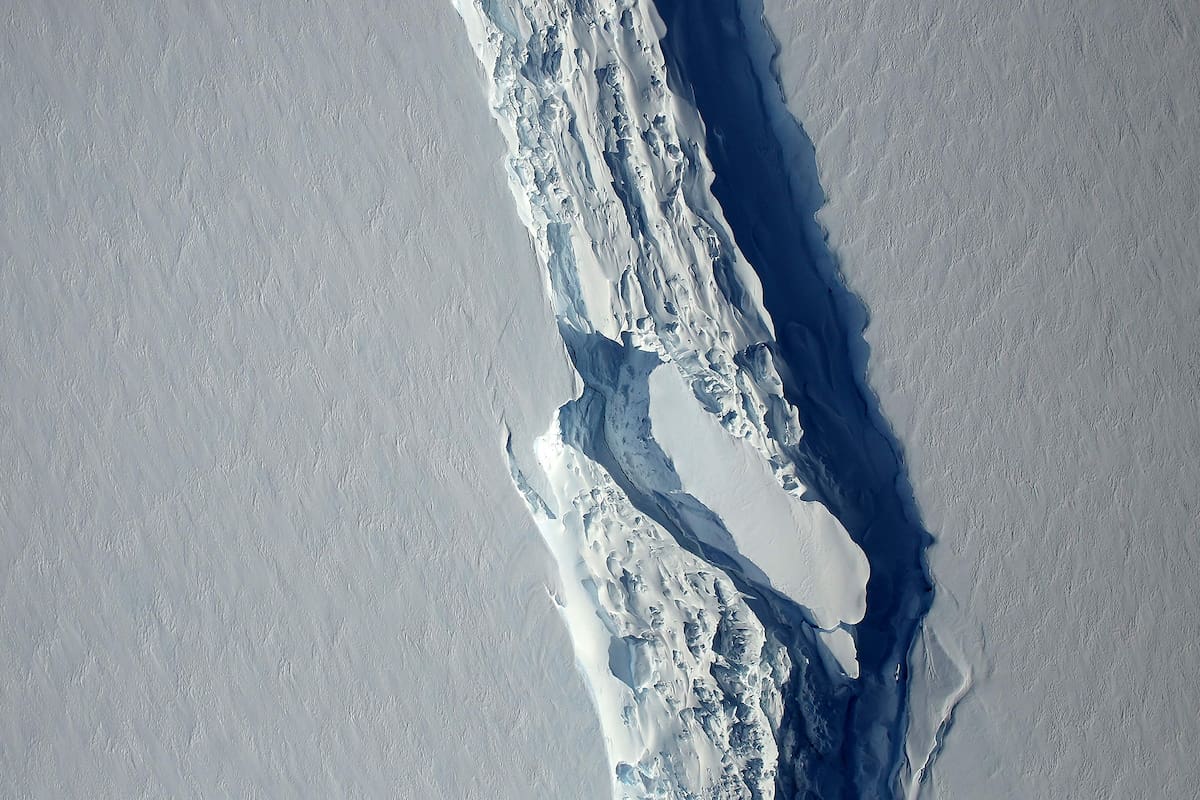 Desprendimiento en la Antártida: se formó un iceberg de 5800 km cuadrados