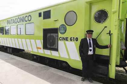Después de 16 años, el Tren Patagónico también recuperará el coche cine