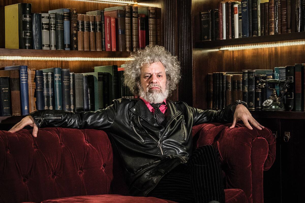Después de 35 años en bandas, de los Cadillacs a Mimi Maura, el músico lanza su primer disco solista