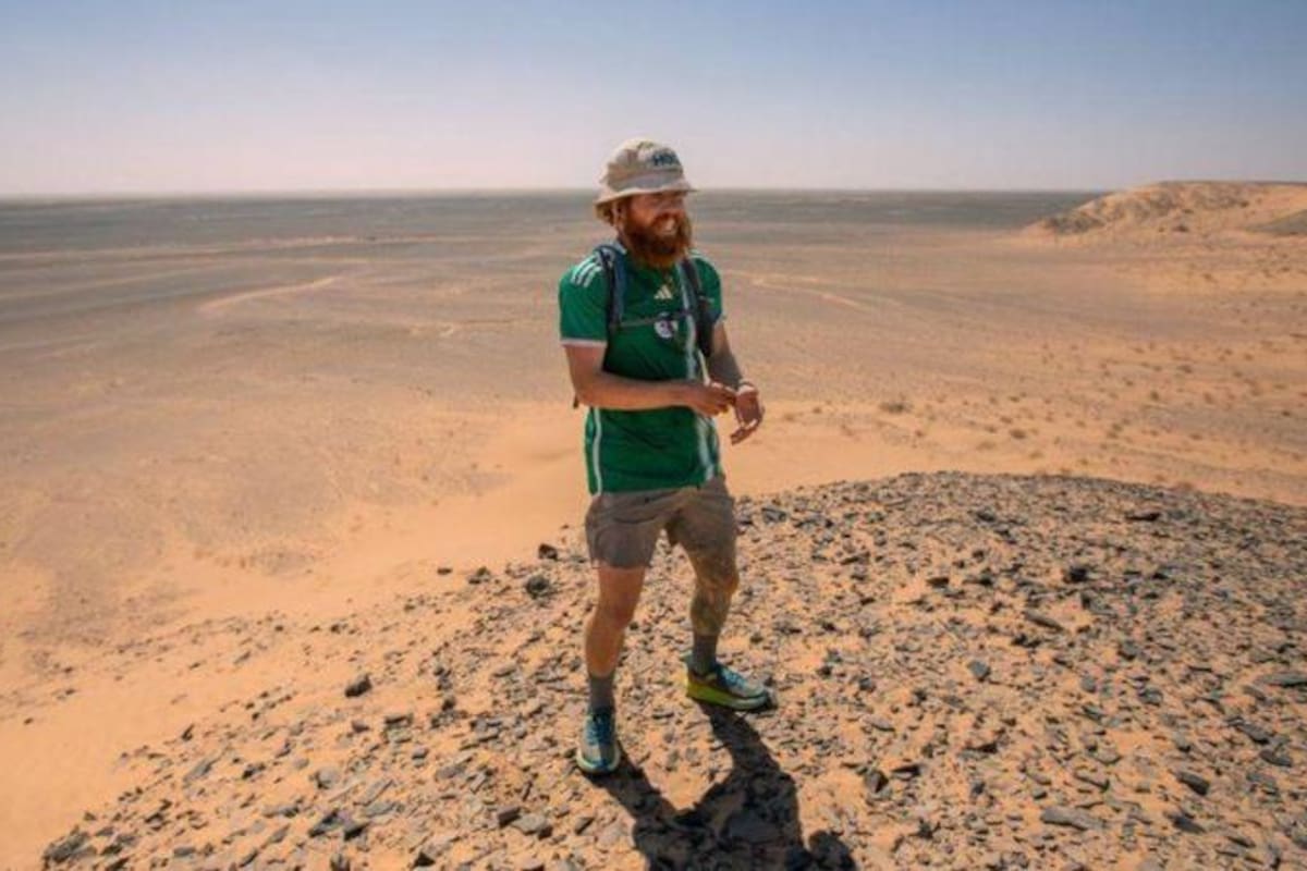 Después de 352 días, Russell Cook, apodado "Hardest Geezer", completó su última carrera en África el 7 de abril.