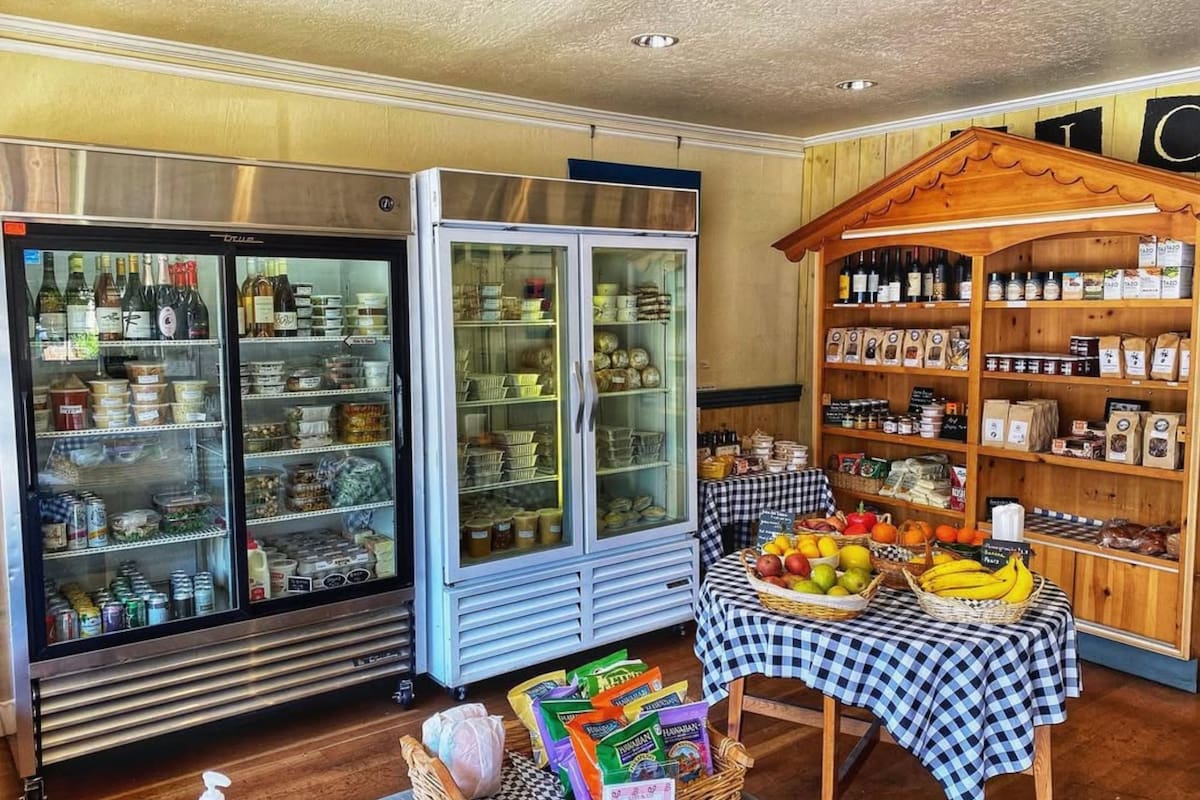 “¡Después de 36 maravillosos años, es hora de colgar el delantal!“, manifestó la dueña del local