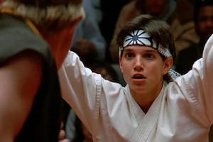 Después de 40 años del estreno de Karate Kid, a Ralph Macchio luce igual de joven