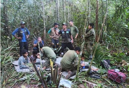 Después de 40 días encuentran con vida a los cuatro niños perdidos en la selva del Guaviare.