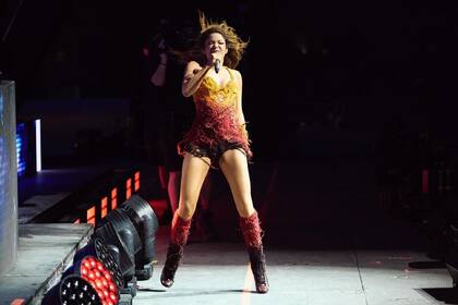 Después de 6 años, Shakira vuelve a los escenarios con Las mujeres ya no lloran World Tour