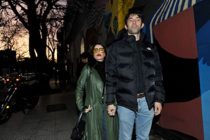 Después de años de silencio, el gran Charly García presentó este lunes su nuevo disco de estudio, La lógica del Escorpión, y varias figuras del espectáculo y de la música se dieron cita en Artlab en el barrio porteño de Chacarita, para disfrutar de los nuevos temas del prócer del rock