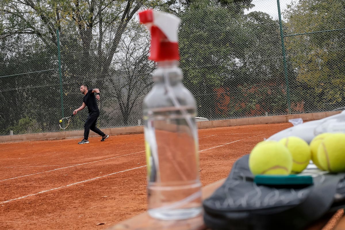 Después de cinco meses volvieron a abrir las canchas de tenis en la ciudad