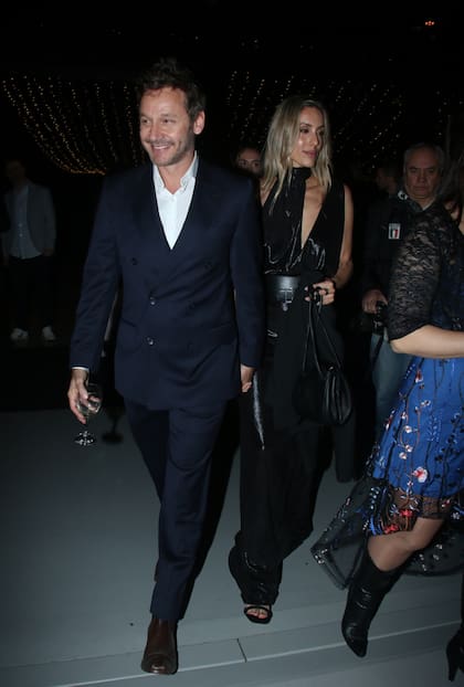 Después de dos años de soltería, en el que aseguró una y otra vez que estaba redescubriendo la soledad, Benjamín Vicuña volvió a apostar al amor. En junio, el actor chileno anunció que estaba comenzando una relación y este martes por la noche se mostró por primera vez en público junto a su enamorada
