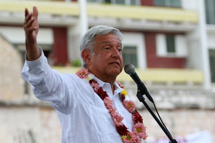 Después de dos intentos fallidos en 2006 y 2012, López Obrador lograría alcanzar la presidencia el domingo