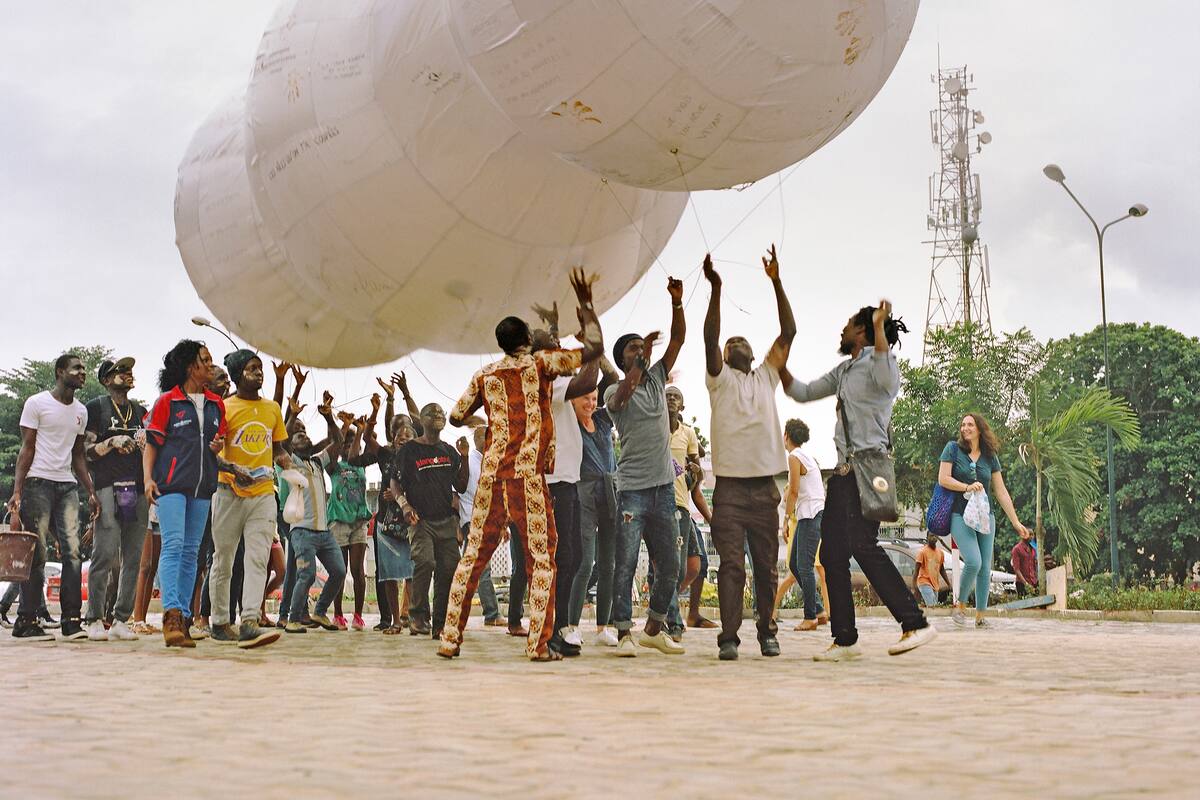 Después de girar por el mundo, "la nube que habla" llegó a la Argentina