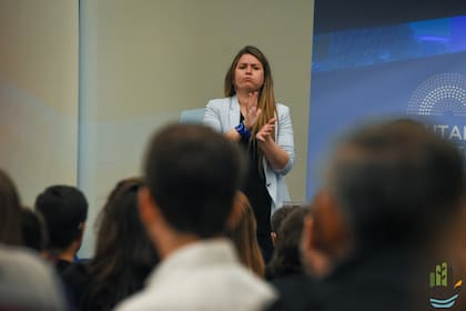 "Después de irme de esa empresa, me dediqué por completo a Canales, a nuestra misión de seguir generando materiales educativos y espacios para la infancia sorda", dice Julia.
