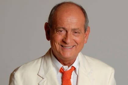 Después de la internación, Chiche Gelblung vuelve a la televisión este lunes, con un noticiero que irá de 20 a 22 por Crónica TV