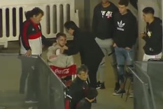 El conmovedor abrazo de Gallardo a Peña después de la grave de lesión