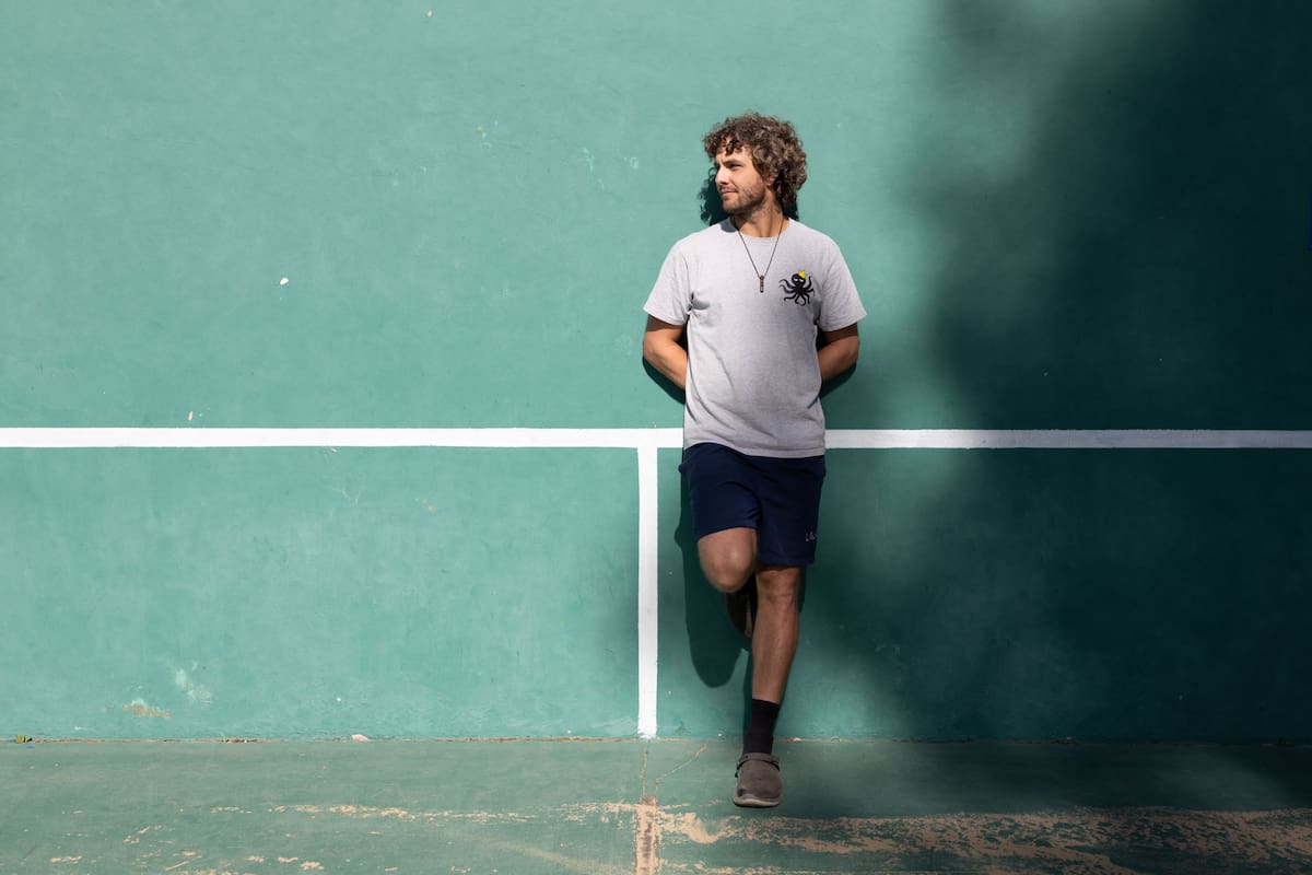 Después de las sombras, la claridad emocional: Marco Trungelliti, en el Racket Club, de Palermo, donde hoy competirá; desde su denuncia por un intento de soborno rechazado, en febrero de 2019, no volvió a actuar en el país