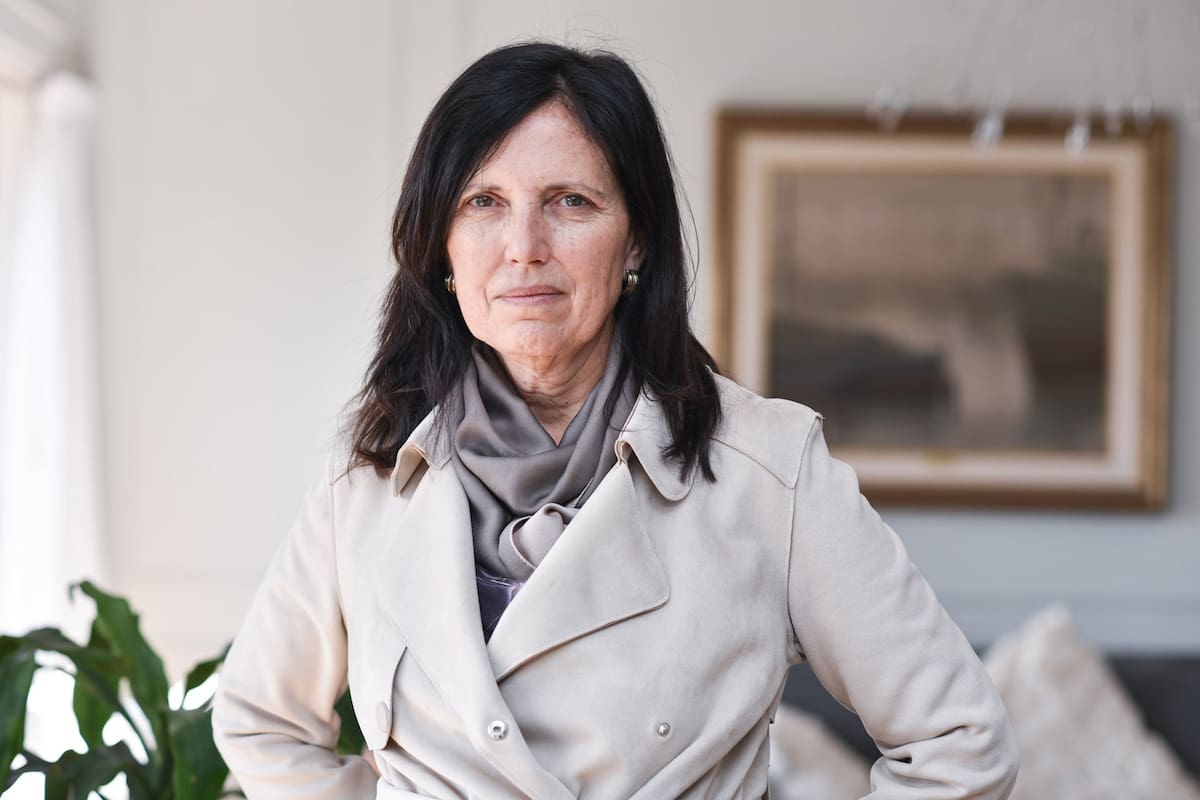 Después de ocho novelas, publica su primer libro de relatos, muchos de ellos de su etapa de formación; el precio que paga una escritora por su compromiso público