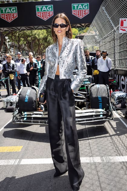 Después de pasar por Cannes, la top brasileña Izabel Goulart dejó su huella en Montecarlo, invitada por Mercedes-Benz.