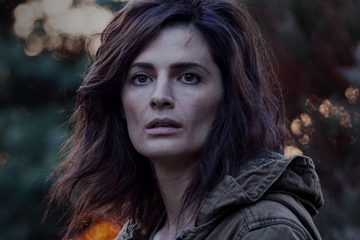 Después de protagonizar, Stana Katic regresó a la pantalla chica con la serie Absentia