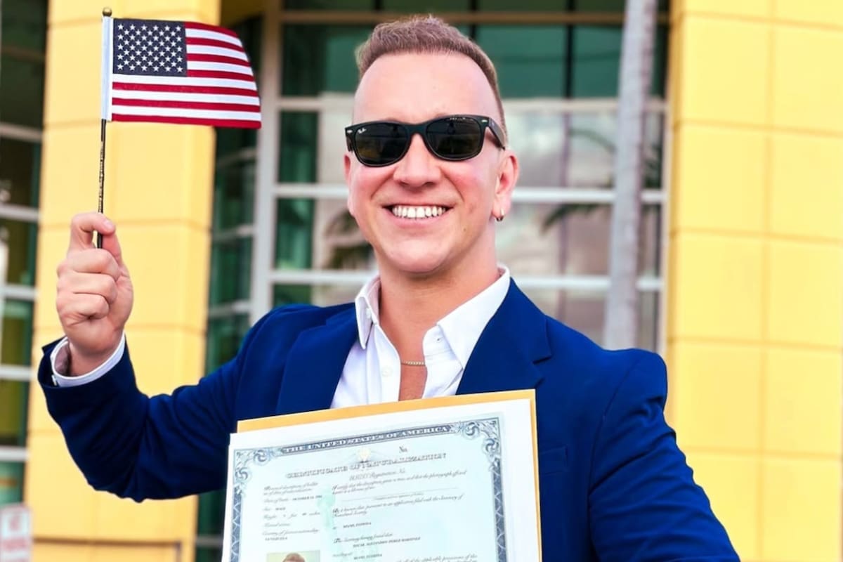 Después de seis meses de incertidumbre y mucho estudio, el influencer logró cumplir su sueño y obtuvo la ciudadanía americana