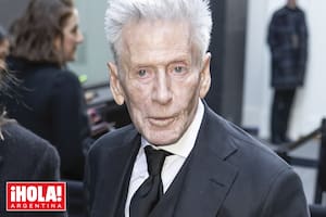 Después de siete años y con el debut en la dirección creativa de Verónica Leoni, la firma Calvin Klein volvió a las pasarelas
de la Semana de la Moda de Nueva York. Como no podía ser de otra manera, su fundador estuvo allí apoyando y aplaudiendo.