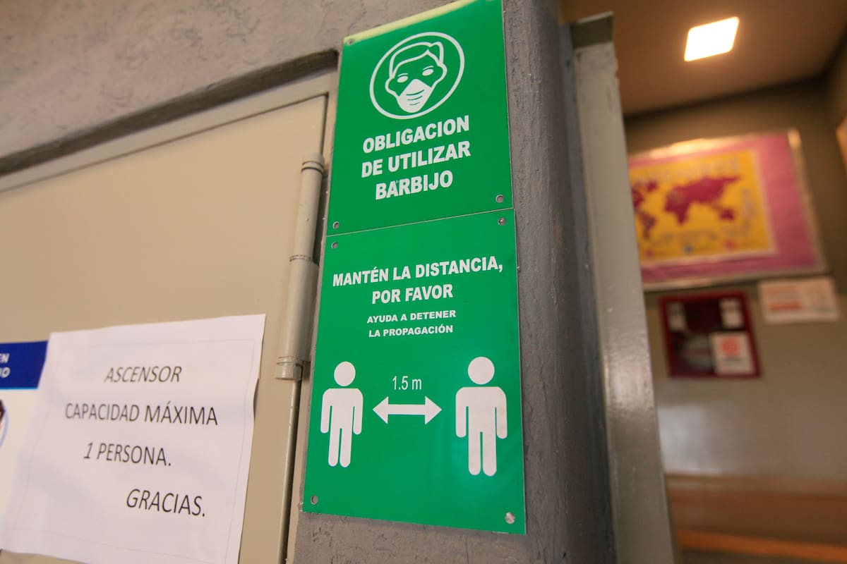 Después de siete meses, los alumnos del último año del primario de colegios públicos y privados de la ciudad de Buenos Aires regresan este lunes a la escuela