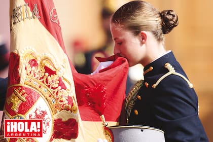 Después de su padre, el rey Felipe, y su abuelo, el rey Juan Carlos, la princesa de Asturias es la tercera Borbón que hace este juramento en la Academia Militar.